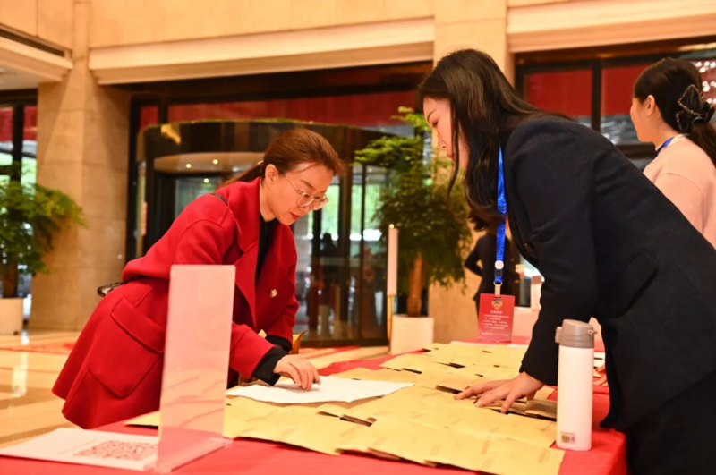 �������⸰ʢ�� ���ľ���ı��չ